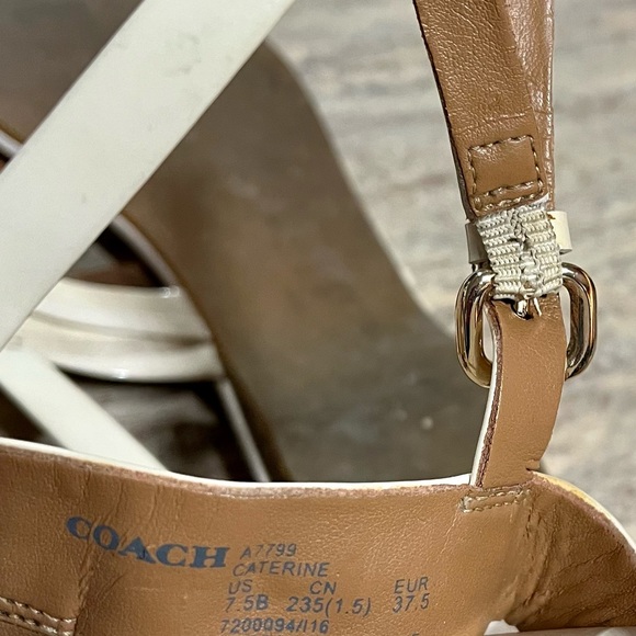 Coach Caterine thong strapped off-white sandals - Picture 15 of 15